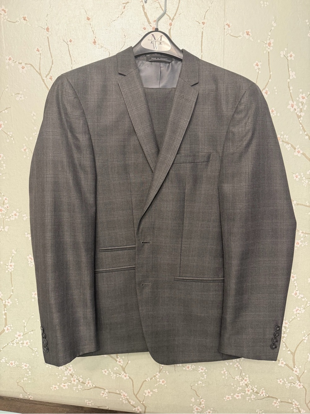 Andrew Fezza Men's Gray Plaid Suit Jacket & Pants Set